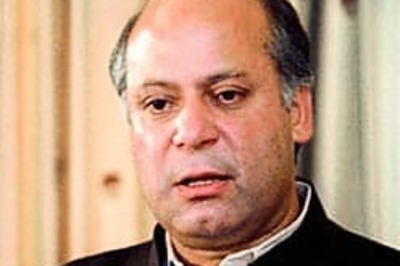 Out of poll race, Sharif at Bhutto's doors with boycott call