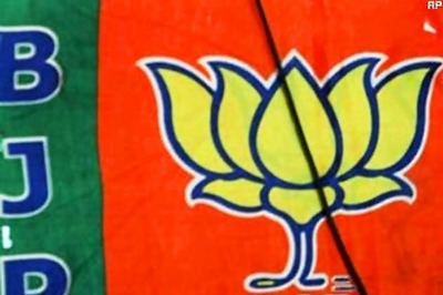 Flat to every slum dweller in Delhi if we come to power: BJP