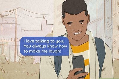 10 Ways to Keep a Girl Interested over Text