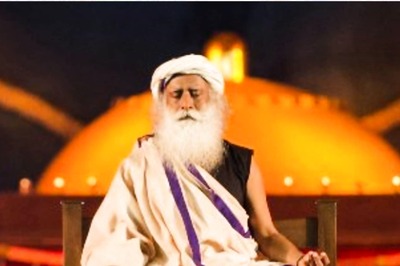 Celebrate Mahashivratri 2022 With Sadhguru Today: When and Where to Watch Celebrations at Isha Yoga Centre Online