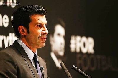 Luis Figo pulls out of FIFA presidential race