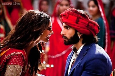 Ram Leela: Deepika does garba in 'Nagada Sang Dhol'