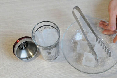 How to Make a Black Russian Cocktail