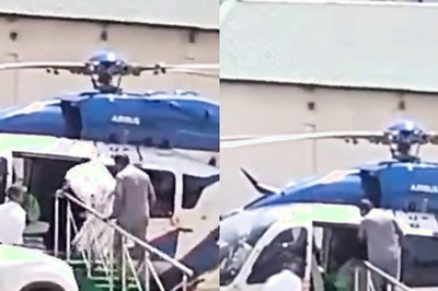 Mamata Banerjee Loses Control While Boarding Helicopter in Bengal's Durgapur, Injured