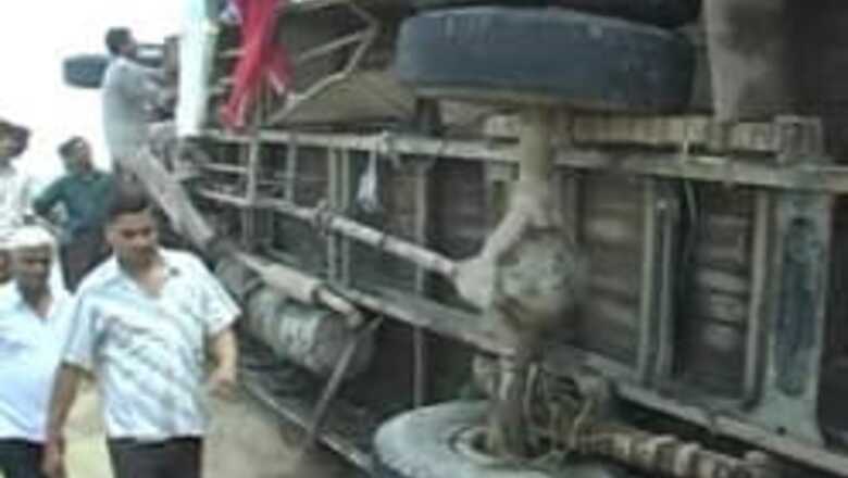 5 dead, 35 missing in MP bus mishap