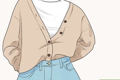 How to Wear a Beige Cardigan