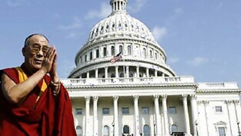 Dalai Lama spurned by Obama, saluted at Capitol