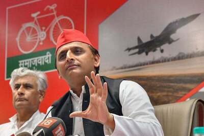 Akhilesh Yadav Dissolves All Uttar Pradesh State Executives of Samajwadi Party