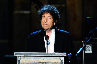 Bob Dylan Performs in Las Vegas, Makes No Mention of Nobel Prize