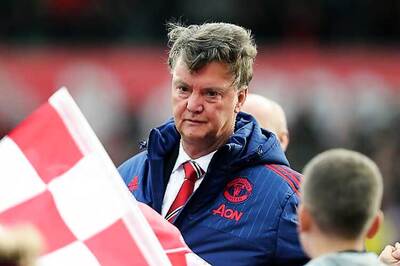 Manchester United players trying their best for Van Gaal, says Michael Carrick