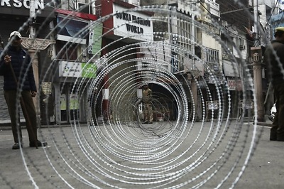 Personal Security Officer of Mehbooba’s Kin Shot Dead by Militants Outside Mosque in Anantnag