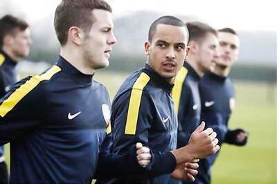 Arsenal to play friendly in Vietnam