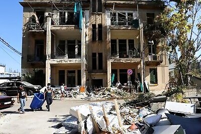 'No Way We Can Rebuild': Lebanese Count Massive Losses after Beirut's Biggest Explosion