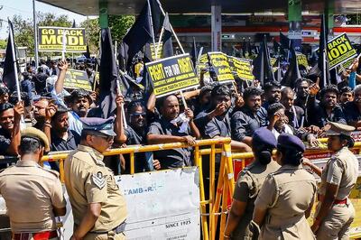 'Go Back Modi': Cauvery Protesters Greet PM in Chennai With Black Flags, Balloons and Twitter Trend
