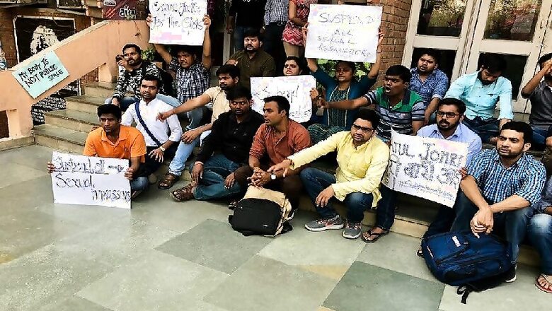 JNU Professor Atul Johri Arrested for 'Sexually Harassing' Students After Days of Protests, Gets Bail