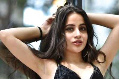 Urfi Javed Trolled by Netizens as She Dresses in Black Bra to Wish Fans on Diwali