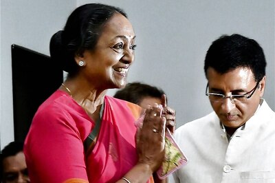 Meira Kumar Appeals to TN MLAs, MPs to Heed to 'Inner Voice'