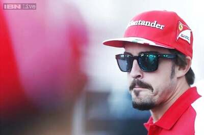 Fernando Alonso denies deal with McLaren, remains undecided