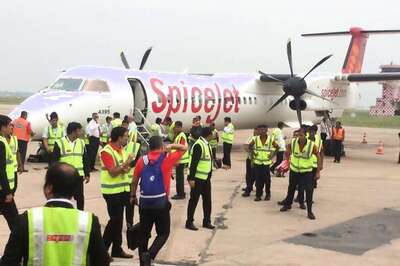 SpiceJet Pilot, Attendant Indulge in PDA During Delhi-Kolkata Flight, Fired After Passenger Complains