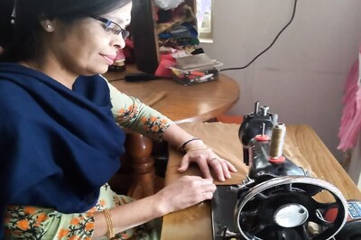 Wives of CRPF Personnel Join Fight Against COVID-19, Make Face Masks & Sanitisers