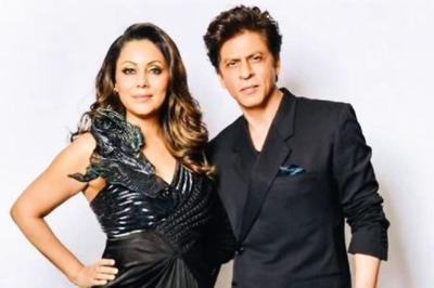 Shah Rukh Khan's Perfect Sunday Consists of 'No Bathing, Movie Night With Gauri'
