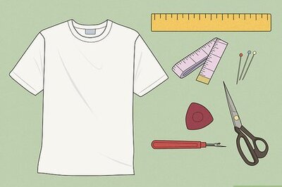 2 Ways to Cut a V-Neck into a T-Shirt