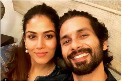 Shahid Kapoor Cuddles with Wife Mira Rajput in This New Romantic Picture