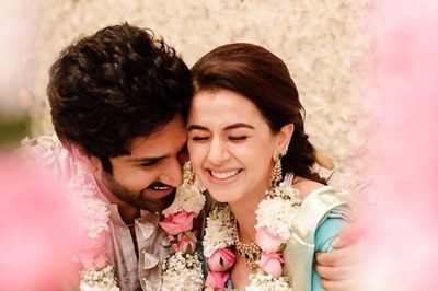 Yagavarayinum Naa Kaakka Actors Aadhi Pinisetty, Nikki Galrani Get Engaged