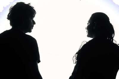 Shah Rukh and Gauri Khan's 36th Valentine's Day Celebration Make Fans Go Mushy