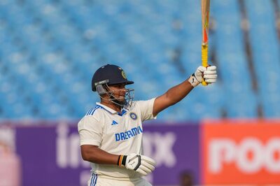 IND vs ENG, 3rd Test: Fans Laud Sarfaraz Khan's 'Clarity' in Spectacular Debut Fifty Against England at Rajkot