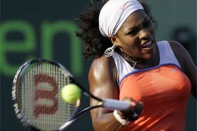Serena advances at Miami, Dementieva out