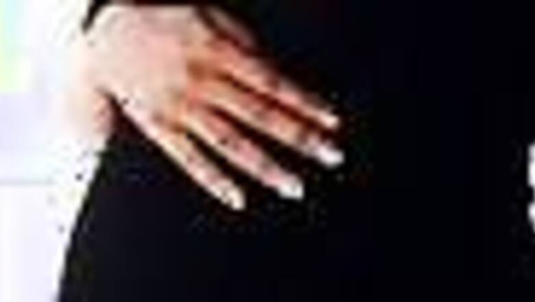 Woman gives birth to son in train, names him Lalu