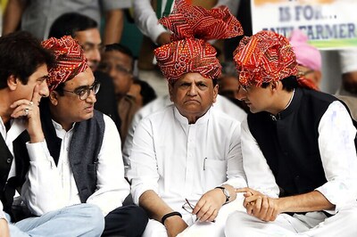 Late Night Drama, Trojan Horses: Congress Comes Out on Top in Gujarat Rajya Sabha Potboiler