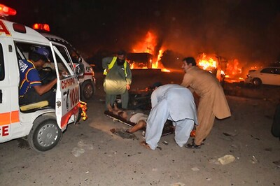 Roadside Bomb Blast Kills Eight Soldiers in Southwest Pakistan