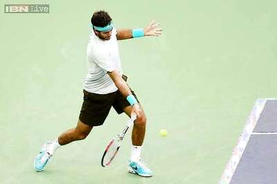 Del Potro eases past Baghdatis in Swiss Indoors