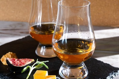 Cozy Up This Monsoon with the Ultimate Whiskey and Snack Pairings