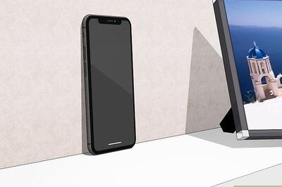 How to Take a Selfie Without Holding the Phone