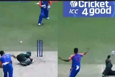 Watch: Mohammed Siraj Apologises to Mohammad Rizwan After Hitting Him While Attempting a Run Out