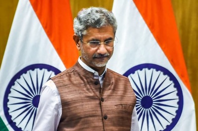 India, France Discuss Issues of Security, Political Importance