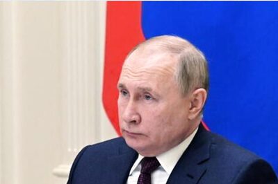 EU Agrees to Freeze Vladimir Putin, Sergei Lavrov Assets Over Ukraine Invasion