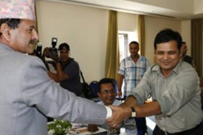 Nepal govt, rebels vow to end attacks