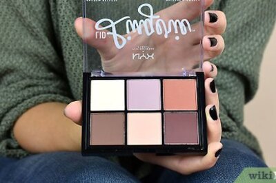 How to Apply Eyeshadow