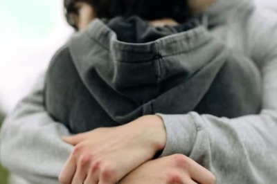 Algerian Vlogger Sentenced To 2 Months In Jail For Hugging People On The Street