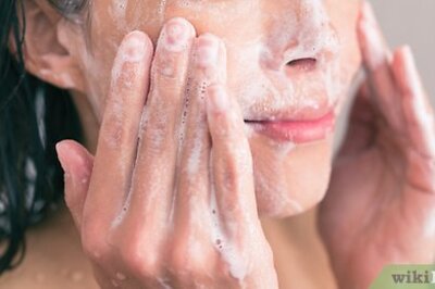 How to Naturally Remove Blackheads (Steam and Towel Method)