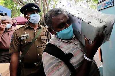 Sri Lankans vote for new parliament, shrugging off coronavirus fear