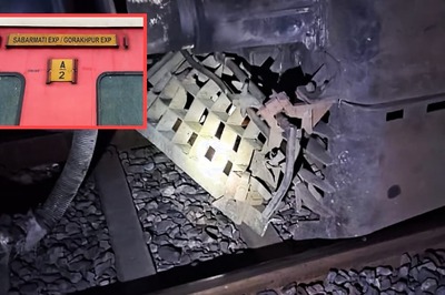 Sabarmati Express Derails Near Kanpur After Engine Hits Object Placed On Track; Several Trains Cancelled