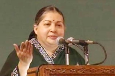 Jayalalithaa files defamation case against Karuna