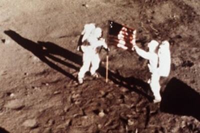 Men who first went to moon urge giant leap to Mars