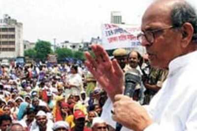 V P Singh demands quota for Muslims