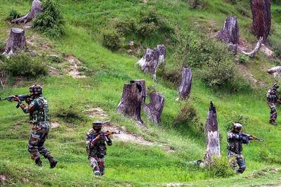 Gunfight Breaks Out Security Forces and Militants in Jammu and Kashmir's Pulwama